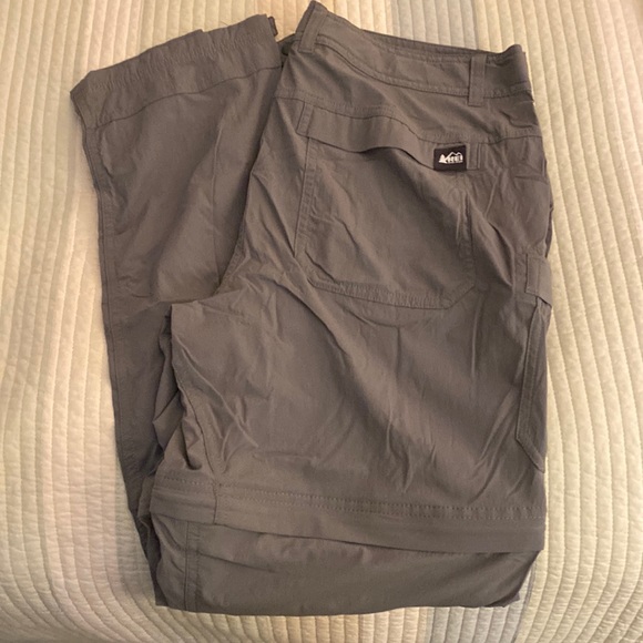 Like New REI WOMENS hiking pants - Picture 1 of 7